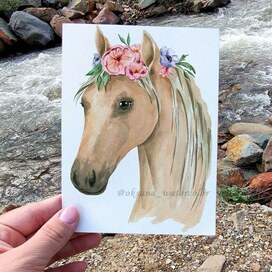 Лошадь с цветами