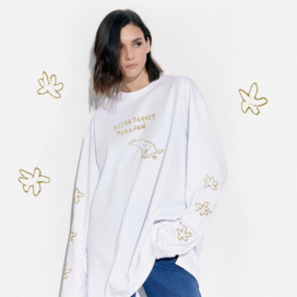 Дизайн мерча с иллюстрацие пса "Первоцветы"