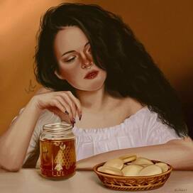 Девушка с медом
