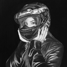 Портрет мотогонщицы