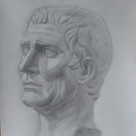 Гипсовая голова в карандаше