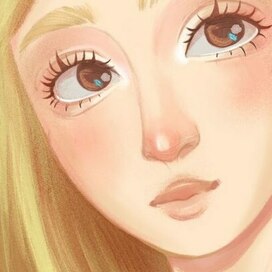 Блондинка с карими глазами 