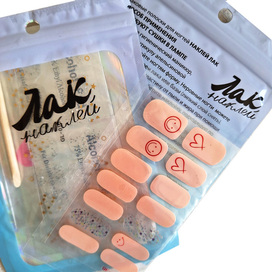 Фото  упаковки, с  разработанным мной логотипом фирмы НаклейЛак