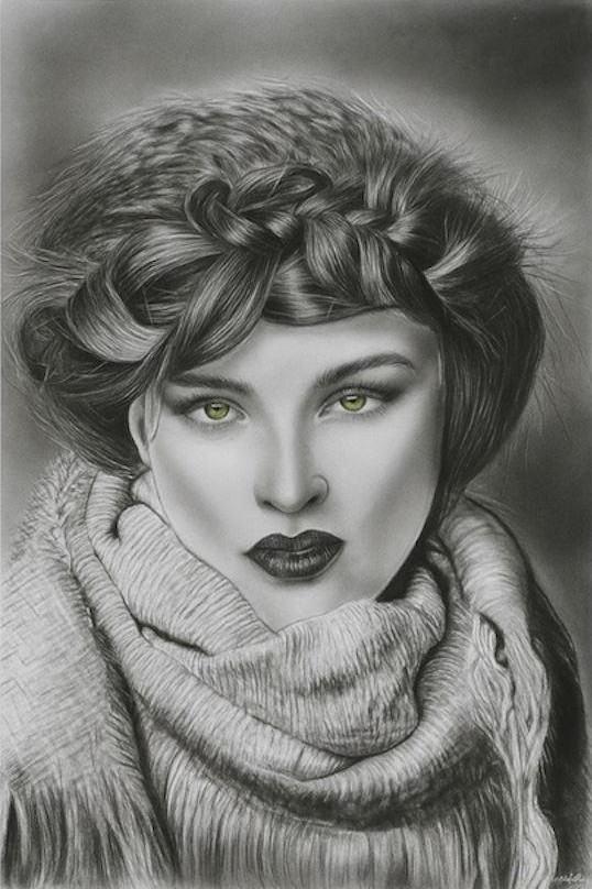 Изумрудный взгляд, уголь, реализм — Мэри Джи