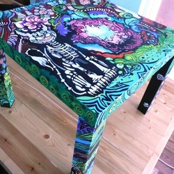 Чешир на столе