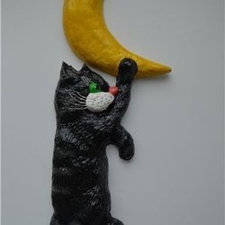 Кот на месяце