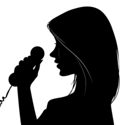 Девушка с телефонной трубкой