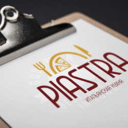 Логотип Piastra