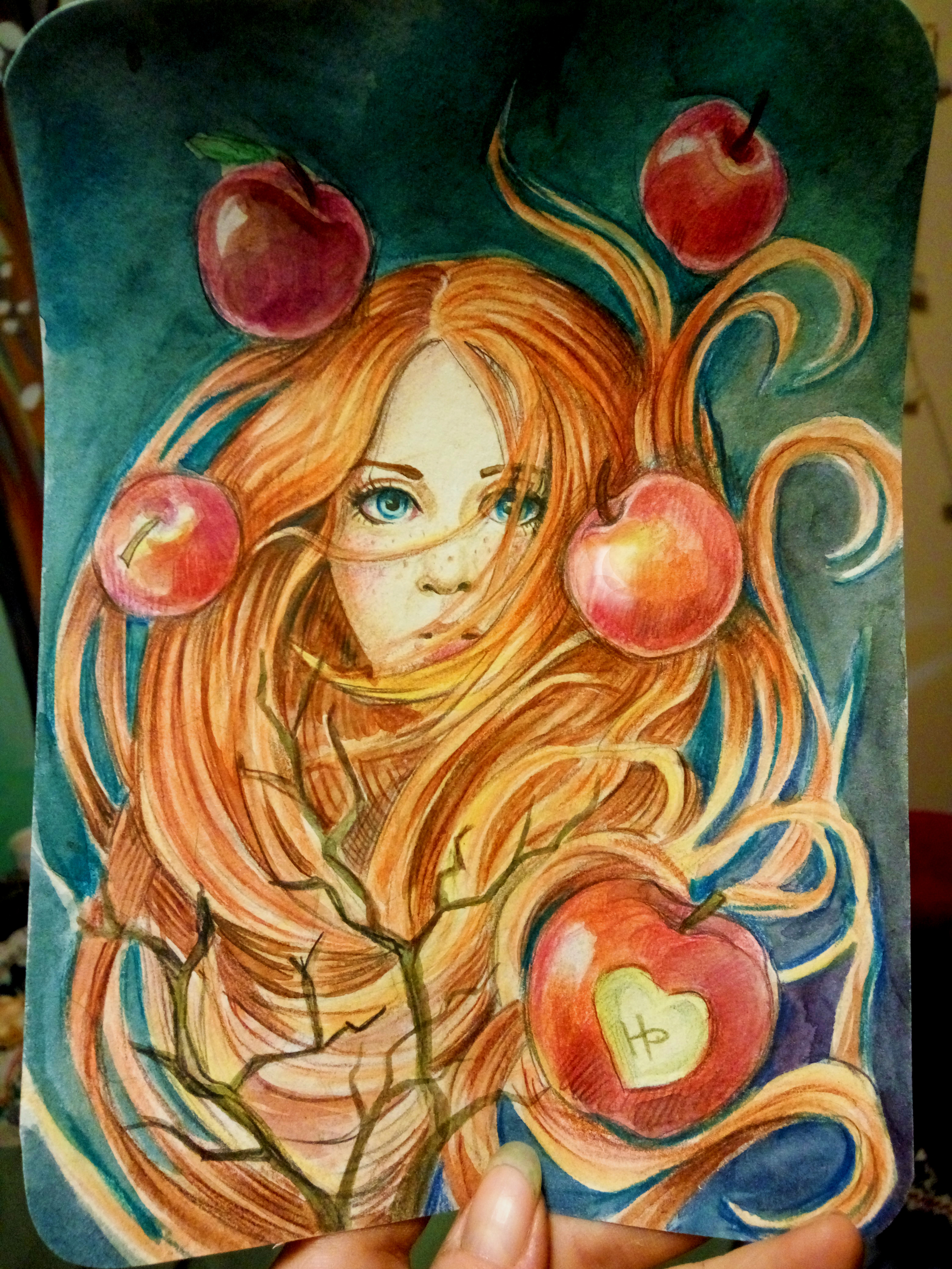 Рыжая с яблоком