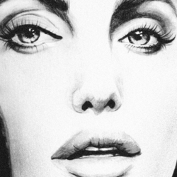 Анжелина Джоли