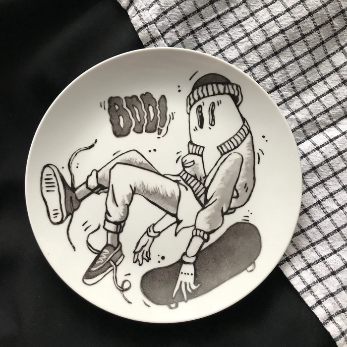 Фарфоровая тарелка с росписью призрак Джерри
