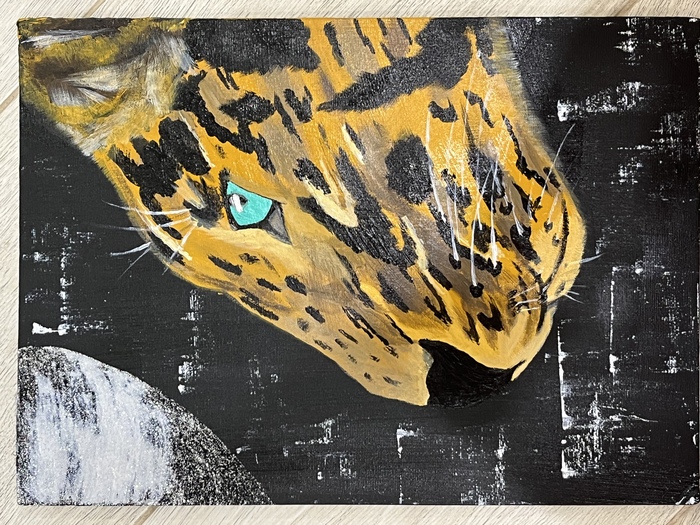 Леопард под луной