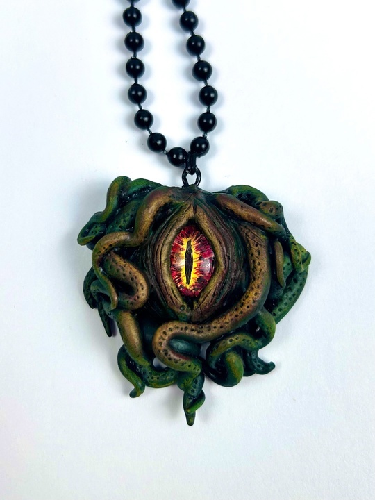 Кулон по мотивам произведений Г. Лавкрафта 