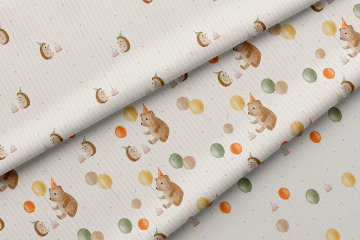 Детский паттерн с мишкой и ежиком в нейтральном цвете