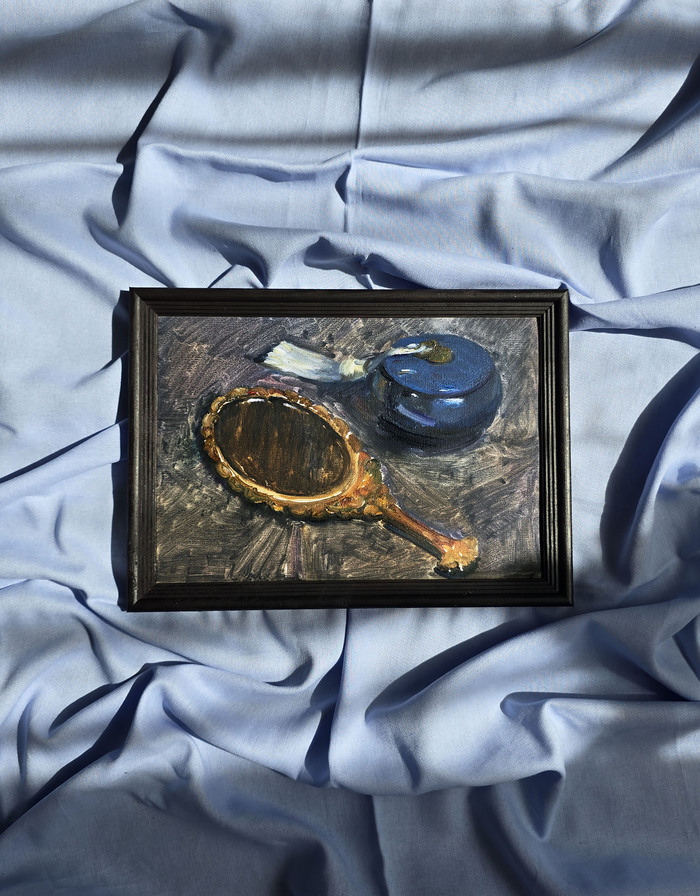 Этюд маслом живопись «Резное зеркало и синяя шкатулка», 21×30 см
