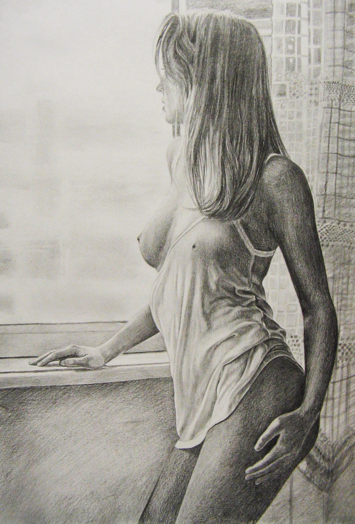 Девушка у окна